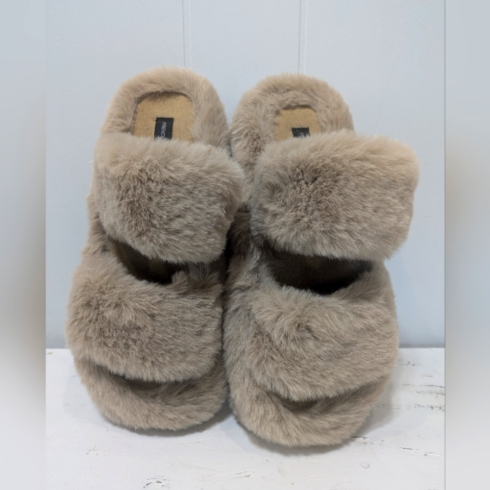 French‎ Connection Dublin Slipper Fuzzy Beige Size Medium 7/8